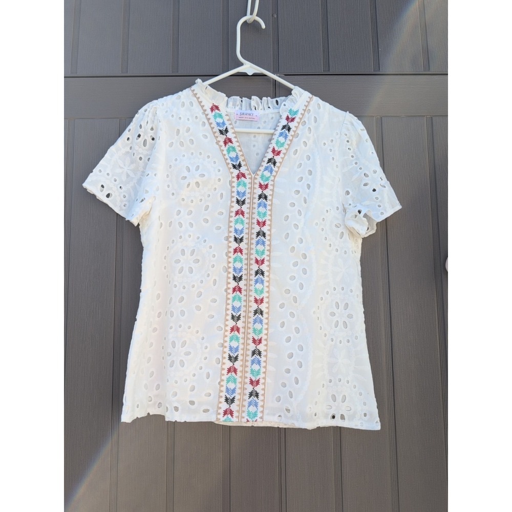 SWANKY Chic‎ Boutique Women's Small Embroidered Eyelet Blouse